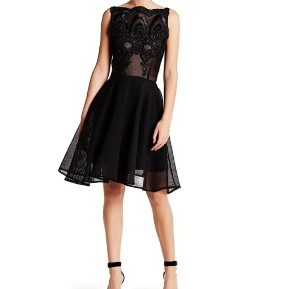 Issue New York | Dresses | Issue New York Black With Tag Lace Bodice  Cocktail Dress | Poshmark